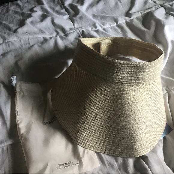 Oh Sunny beige visor hat with carryon bag NWT - Picture 3 of 8